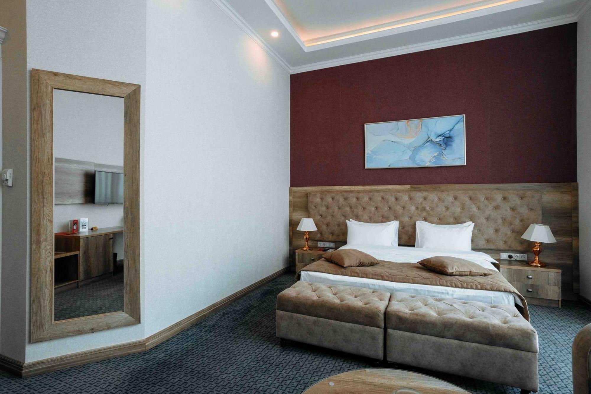 Ramada By Wyndham Shymkent 호텔 외부 사진