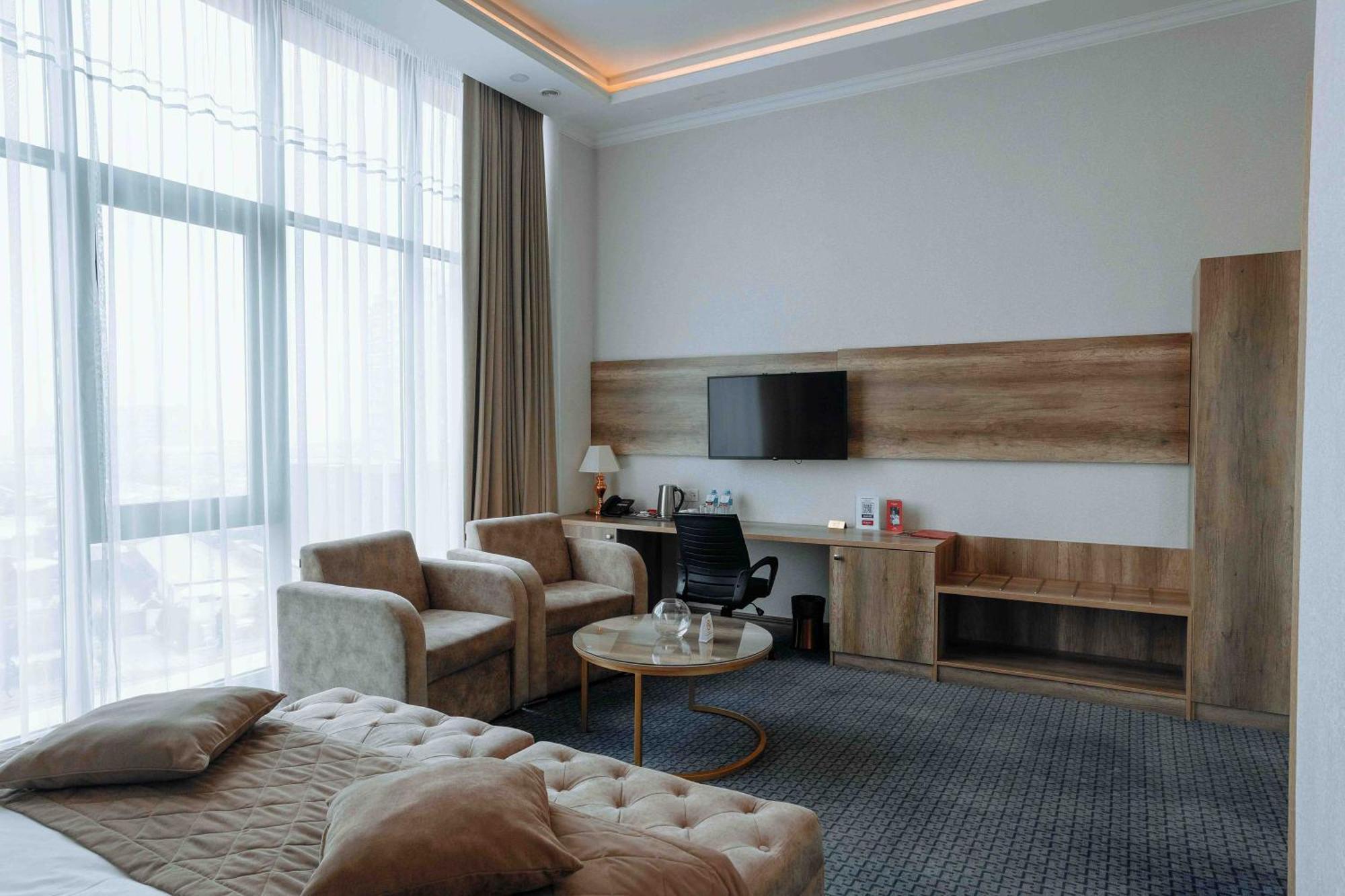 Ramada By Wyndham Shymkent 호텔 외부 사진