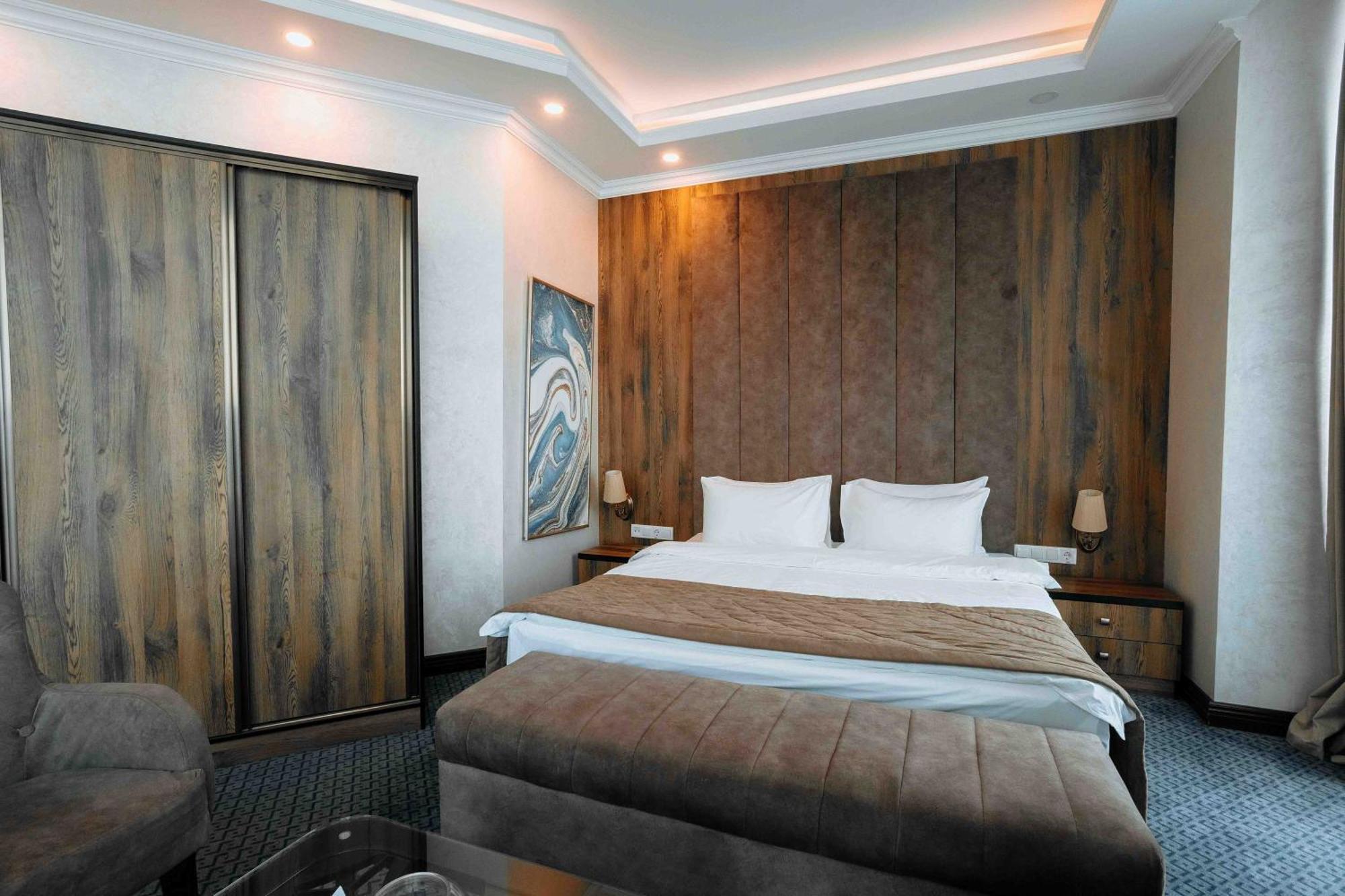 Ramada By Wyndham Shymkent 호텔 외부 사진