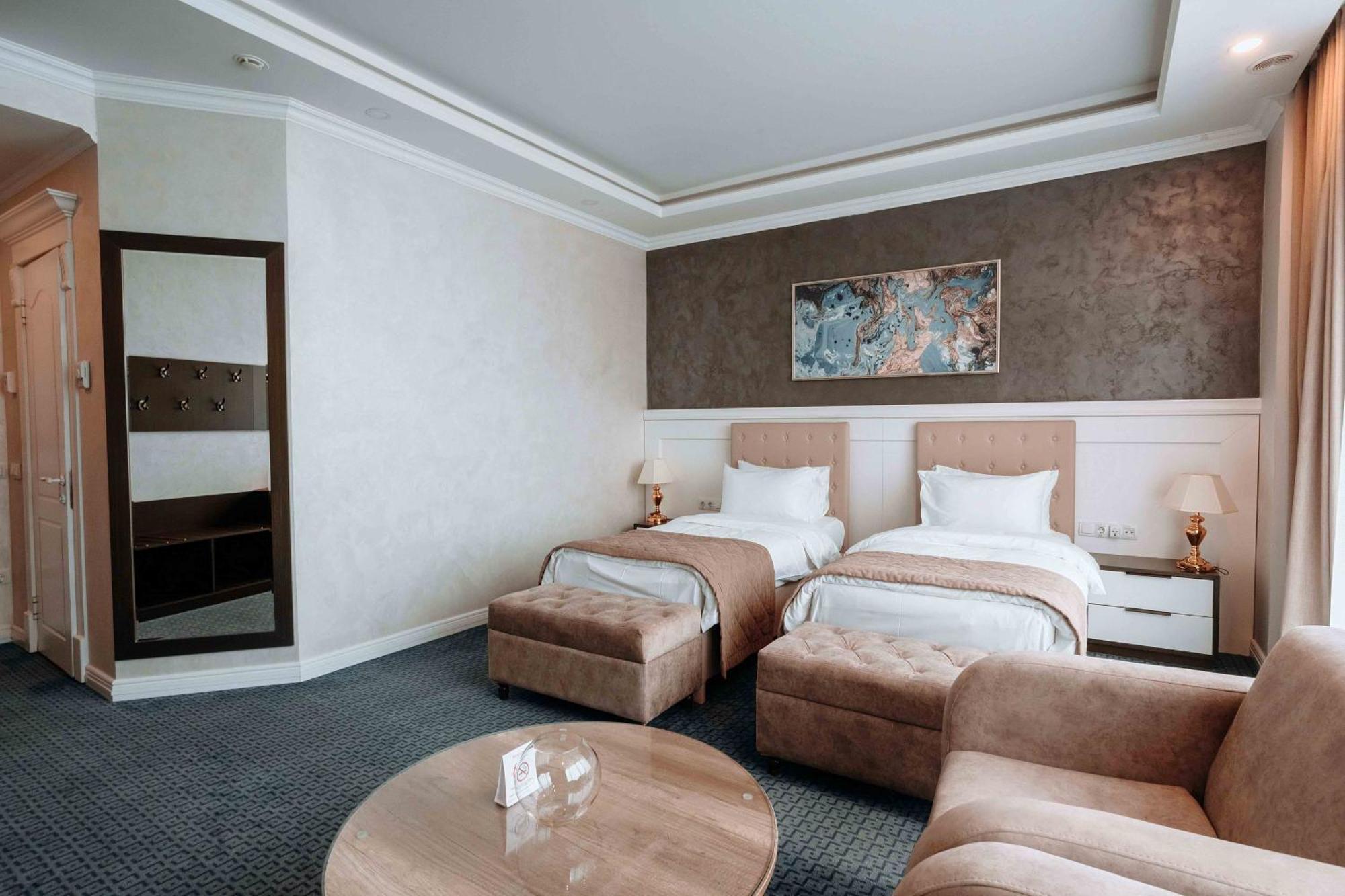 Ramada By Wyndham Shymkent 호텔 외부 사진