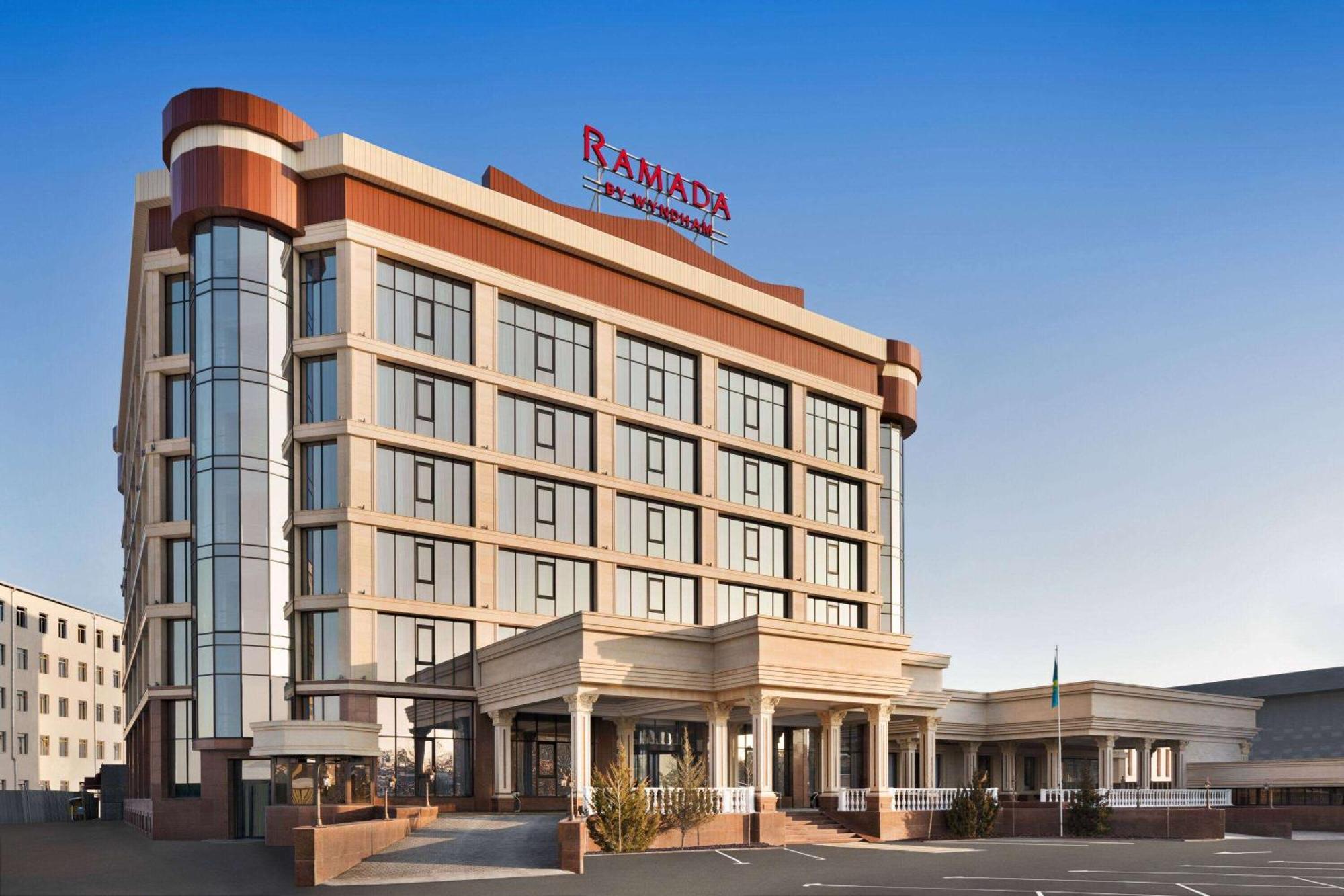 Ramada By Wyndham Shymkent 호텔 외부 사진