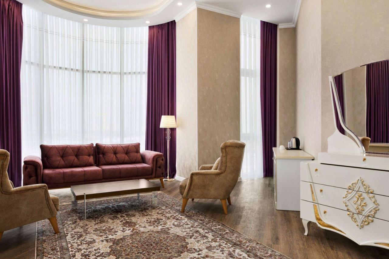Ramada By Wyndham Shymkent 호텔 외부 사진